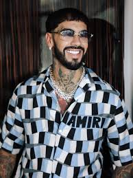 Anuel AA disparó dardos venenosos contra Karol G en pleno concierto: “¿Será que Feid la dejó?”